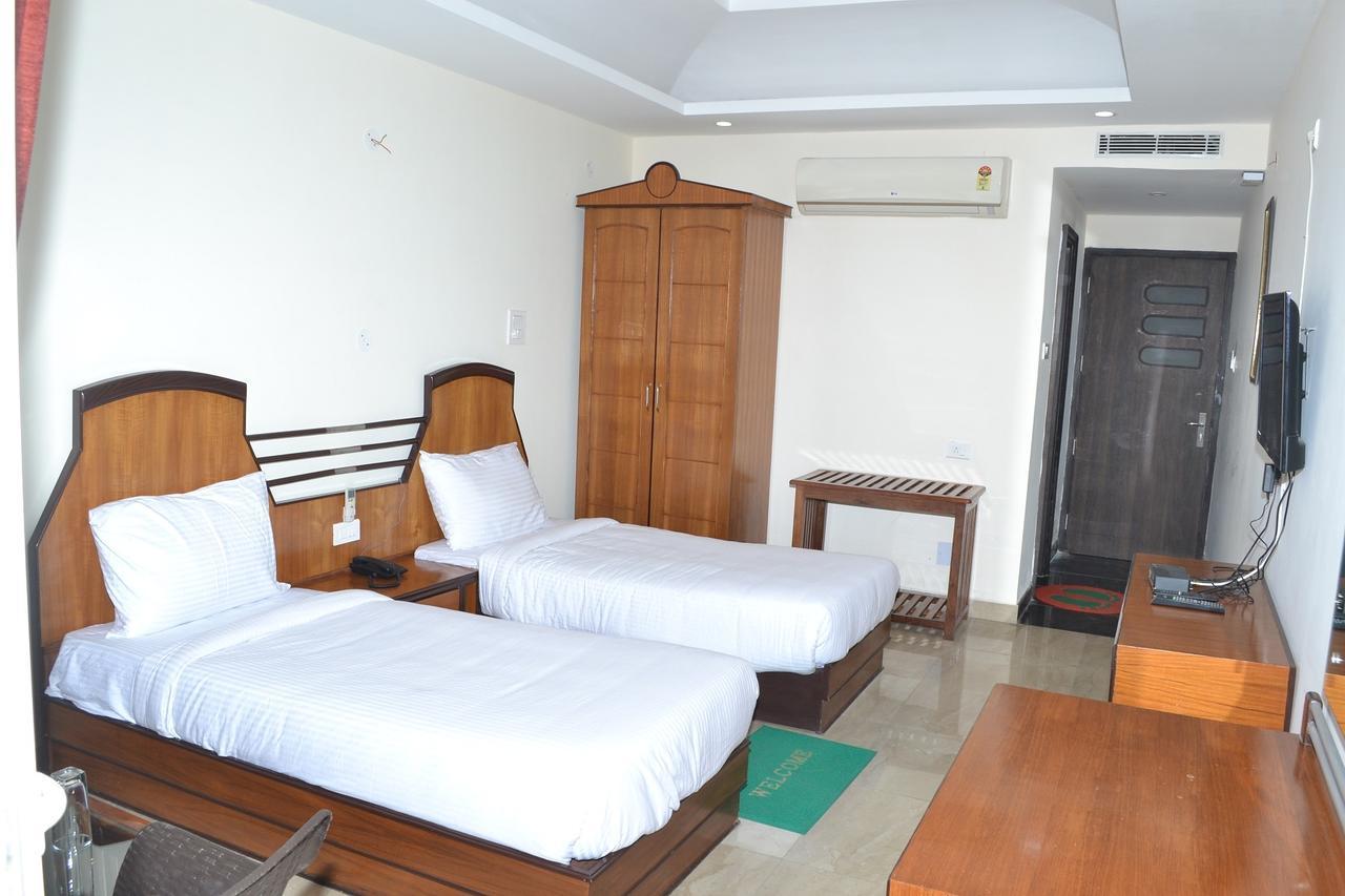 Chopra Residency Hotel Hamirpur Bagian luar foto